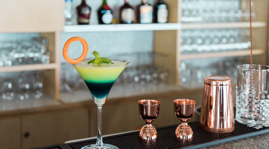Breezeo - Tiki Bar 