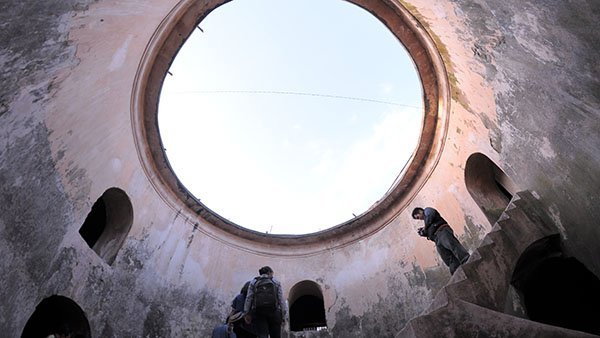 Taman Sari Yogyakarta atau Taman Sari Keraton Yogyakarta adalah situs bekas taman atau kebun istana Keraton Ngayogyakarta Hadiningrat.