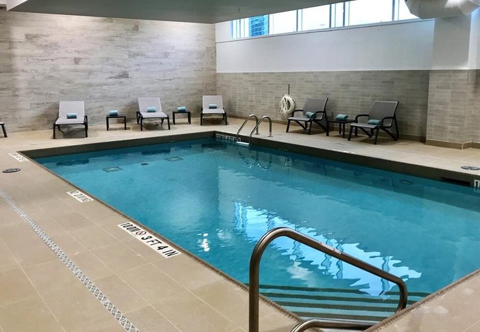 Courtyard Burlington Pool: Pictures & Reviews - Tripadvisor