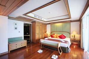 Room & Suite