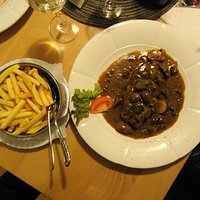 Pfeffersteak mit Pommes frites