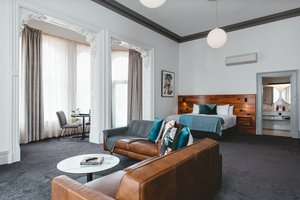 Room & Suite