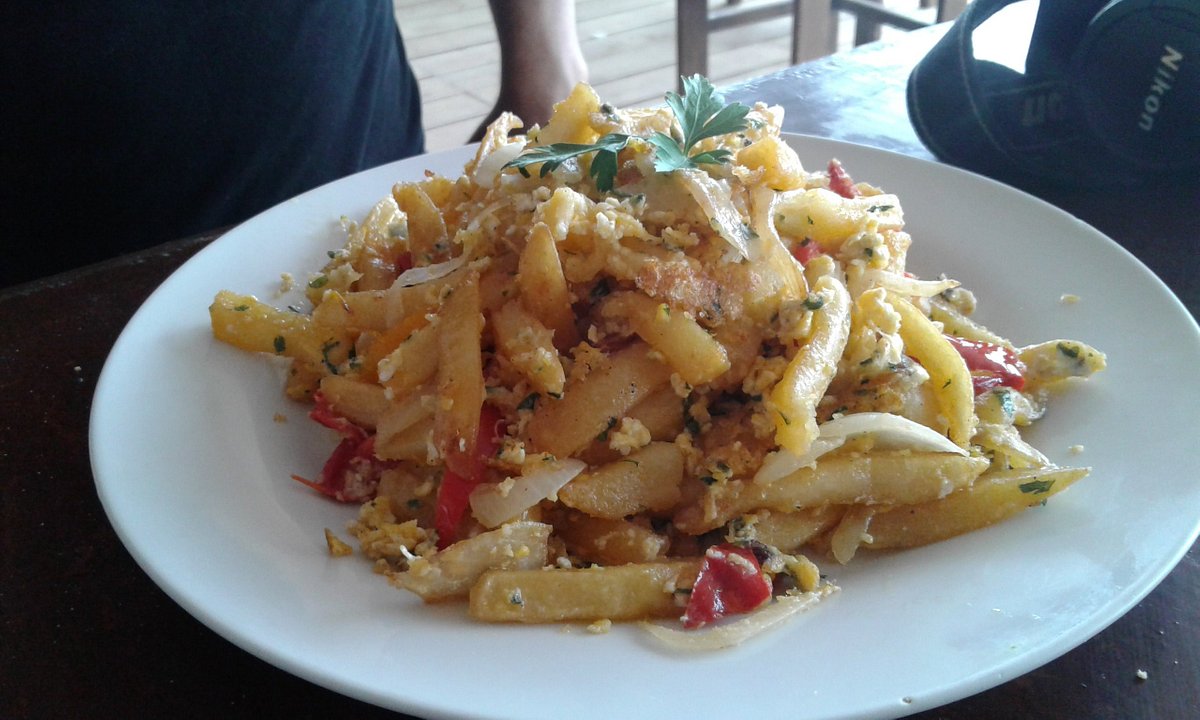 https://dynamic-media-cdn.tripadvisor.com/media/photo-o/15/df/cb/f1/plato-con-papas-fritas.jpg?w=1200&h=-1&s=1