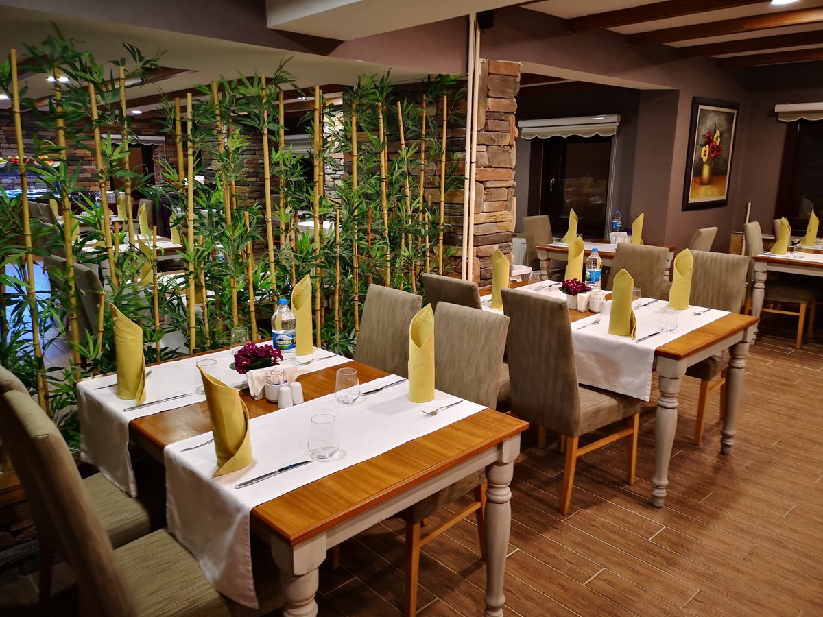 czesc-restauracji-na.jpg?w=1200&h=-1&s=1