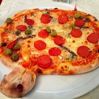 Die sehr gute Pizza