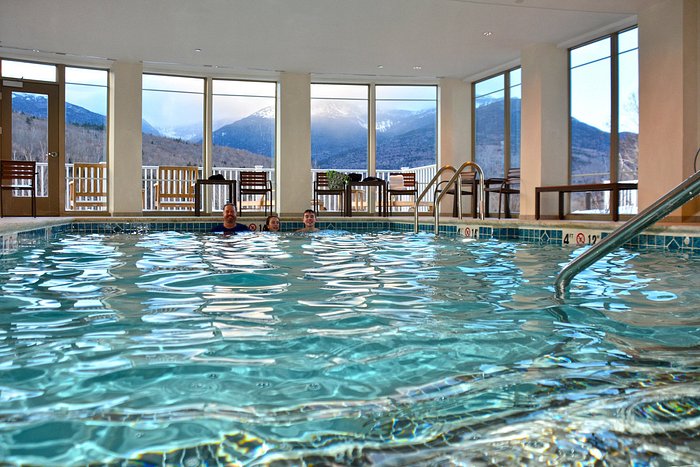 hotels in nashua nh with outdoor pool