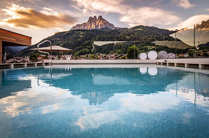 hotel a fiera di primiero con piscina