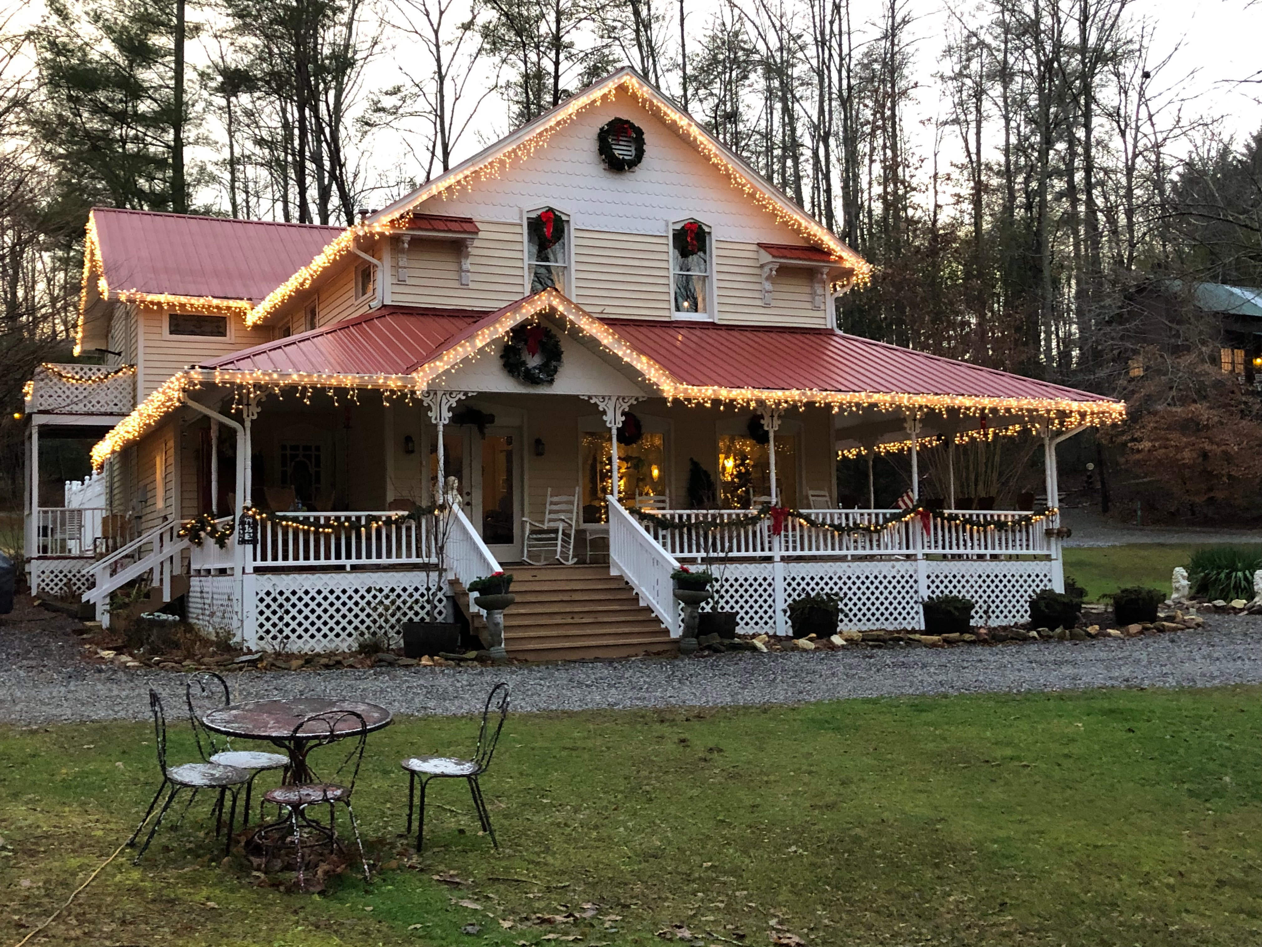 MISTY MOUNTAIN INN AND COTTAGES - Updated 2022 Prices & Reviews ...