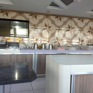 Muito bom o café da manhã, num confortável restaurante.