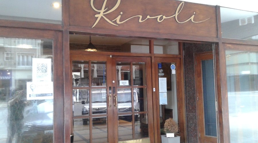 Hotel Rivoli: Frente Hotel- Mar del Plata, 2018.