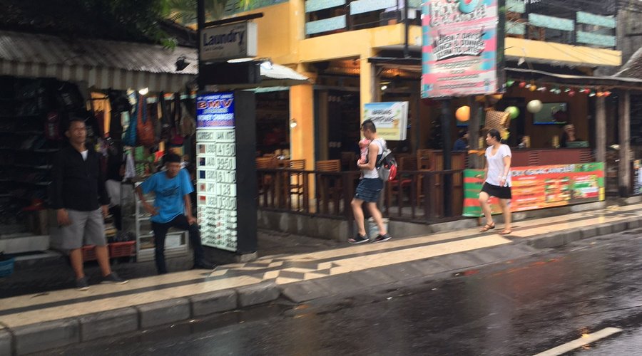 A few pictures to help people identify the restaurant from the street