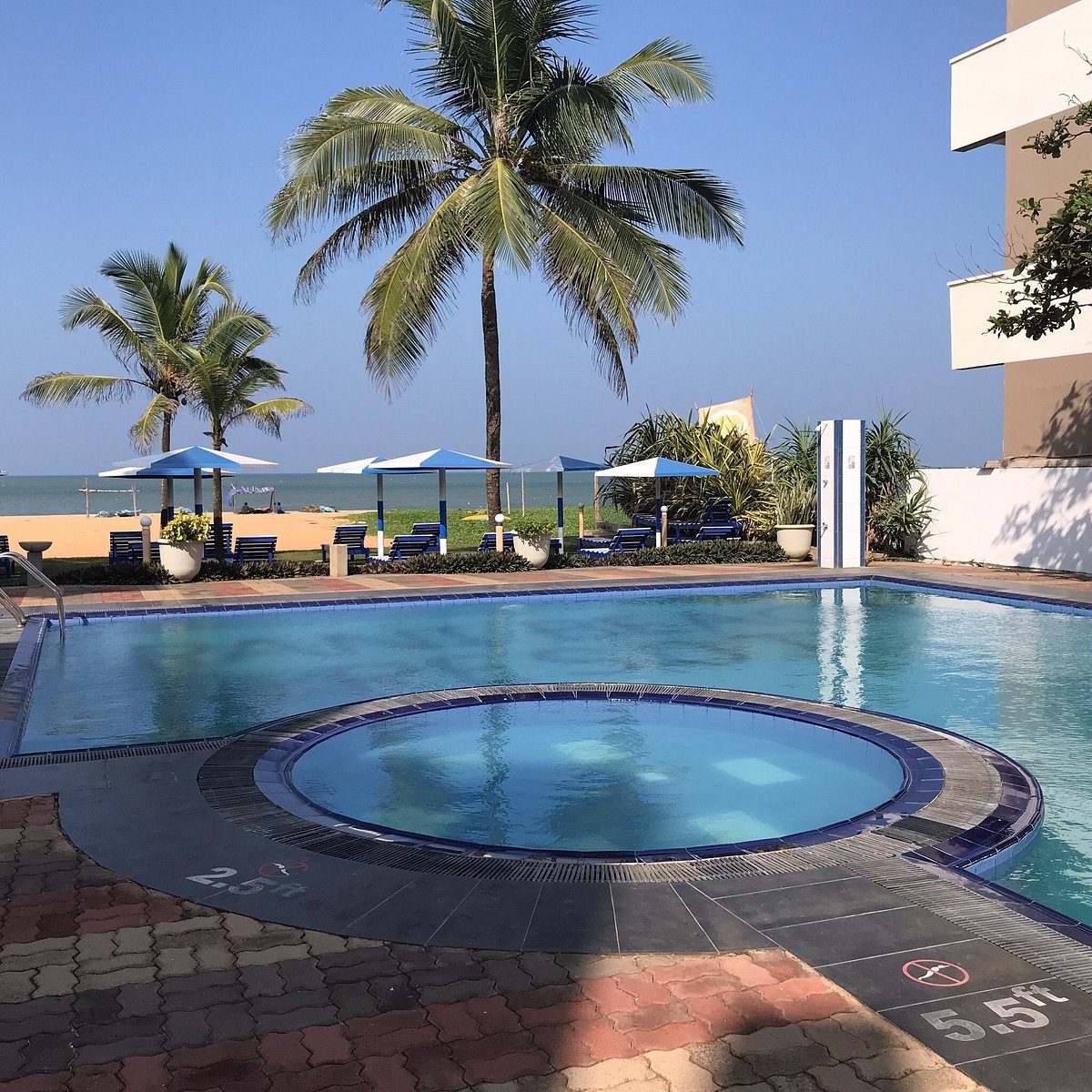 Rani Beach Resort, hotel in Negombo