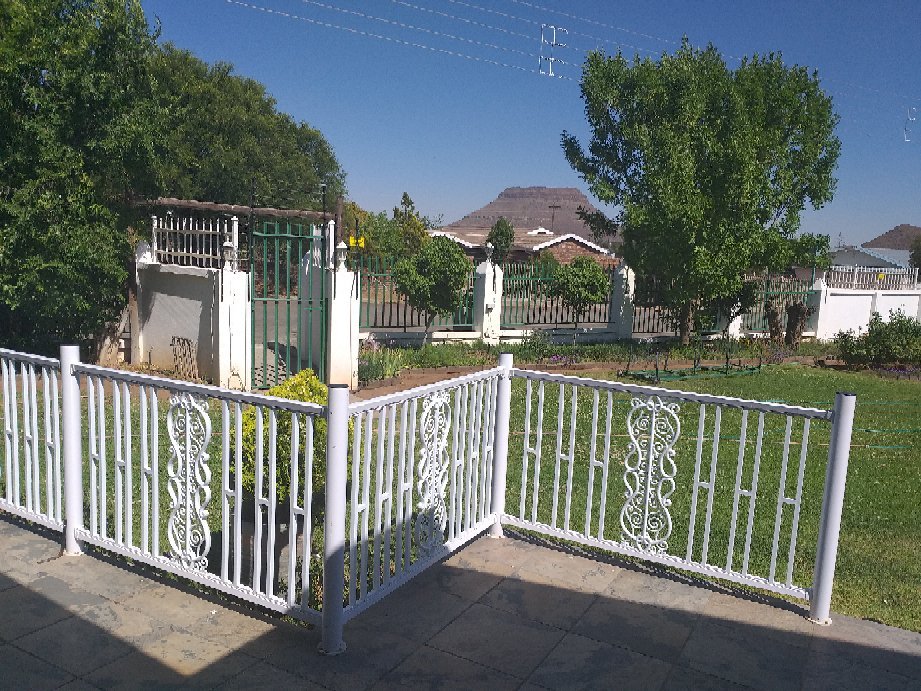 Hotel photo 1 of Colesview Guest House.
