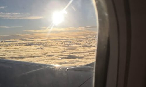 ekaa kertaa lentokoneessa kohti pariisia orlyn lentokentälle itsenäisyysviikolla 2018