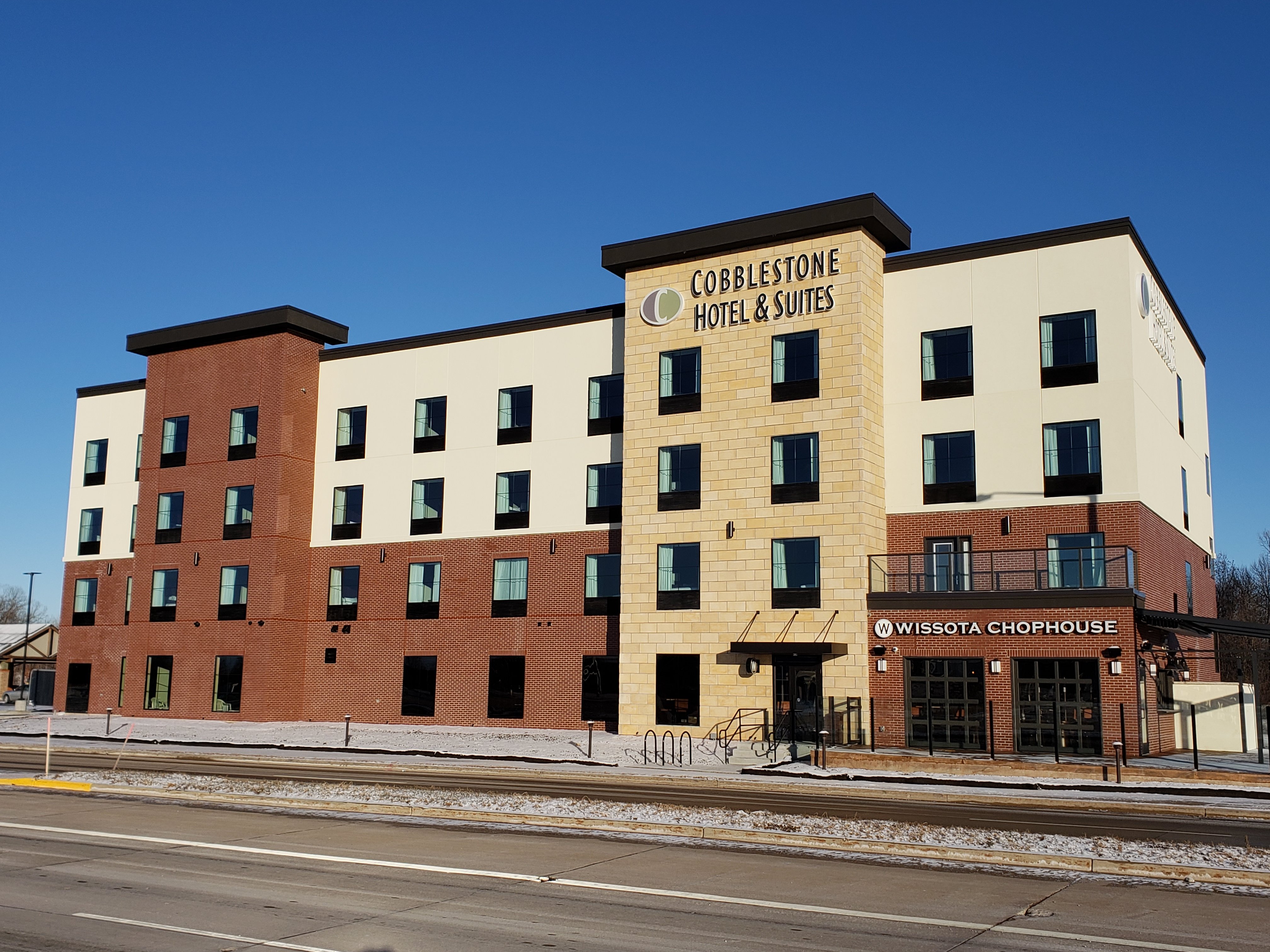 COBBLESTONE HOTEL & SUITES - APPLETON INTERNATIONAL AIRPORT - Updated ...