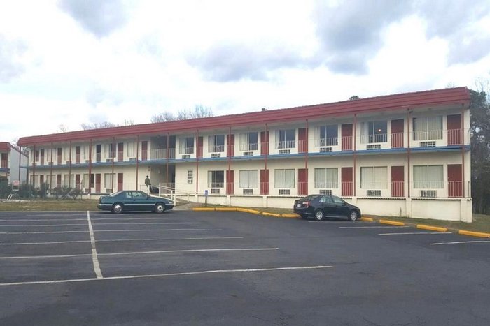 FLAGSHIP INN - Prices & Hotel Reviews (Petersburg, VA)