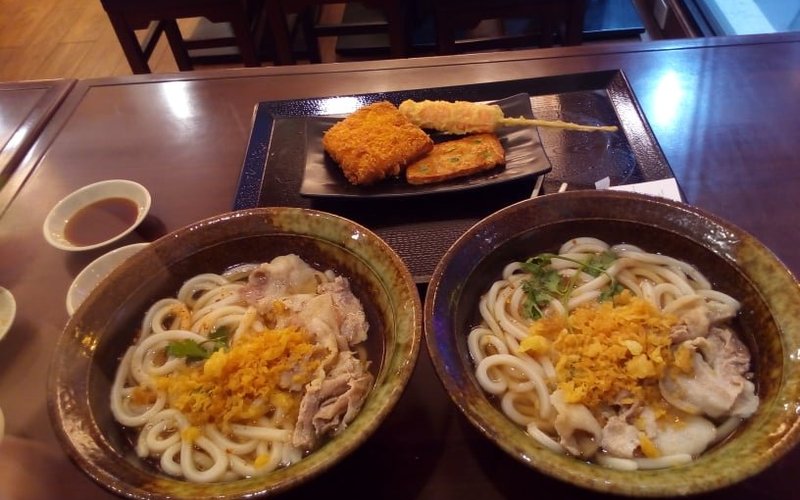 Udon thịt heo cay, chả cá Nhật chiên, Bánh Tôm, Tempura Thanh Cua