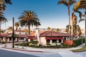 Harbor House Inn in Santa Barbara, image may contain: Hotel, Resort, Neighborhood, Villa