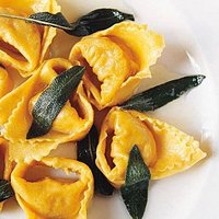 tortelloni di ricotta con burro e salvia
