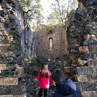 Quello che rimane di un convento.