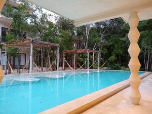Piscina y playa