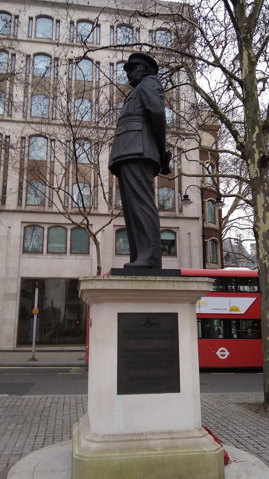 Bomber Harris Statue, Лондон: лучшие советы перед посещением - Tripadvisor