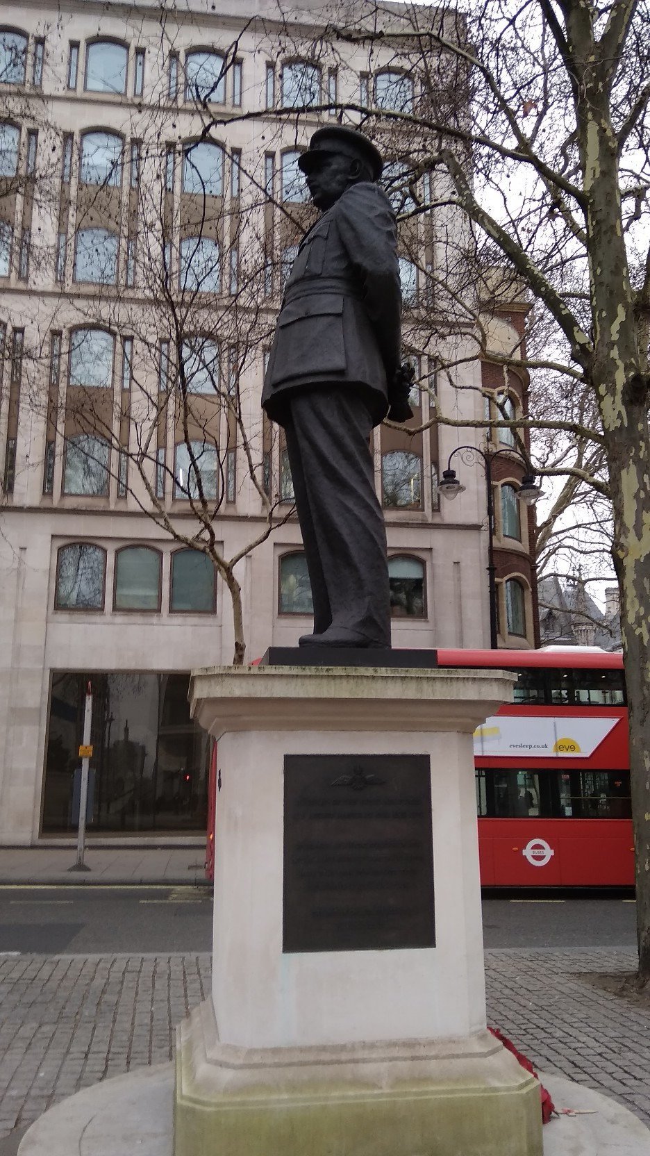 Bomber Harris Statue, Лондон: лучшие советы перед посещением - Tripadvisor