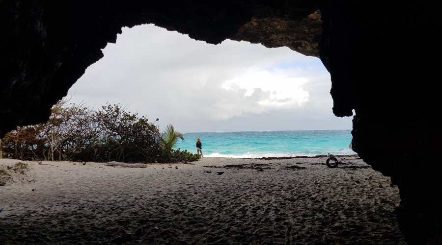 Cave Bay - Bottom Bay - Cave Bay의 리뷰 - 트립어드바이저