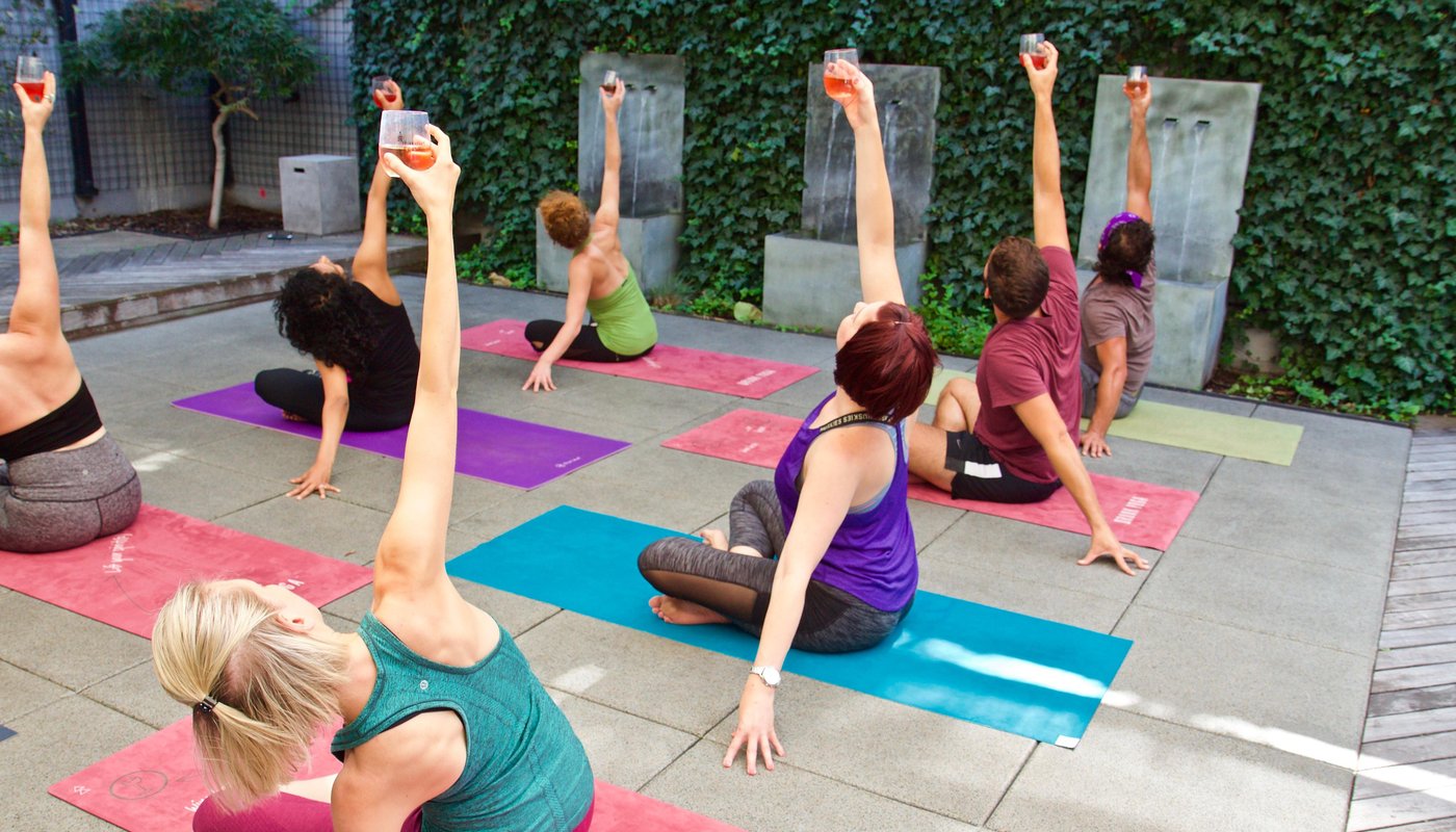 Drunk Yoga® - 뉴욕 - Drunk Yoga®의 리뷰 - 트립어드바이저