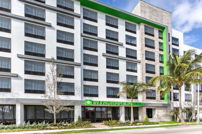 Wyndham Garden Ft Lauderdale Airport & Cruise Port Bar or Lounge ...