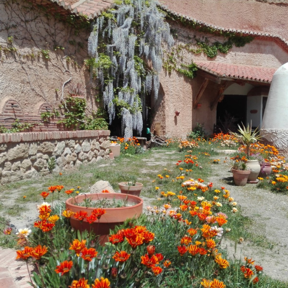 Arriba 33+ Imagen de fondo casas cuevas almagruz y centro de interpretación hábitat troglodita almagruz El último