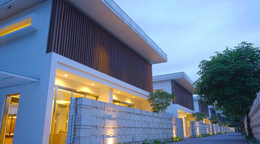 Overview of Vila from outside. 