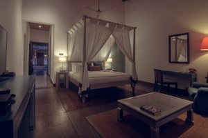 Room & Suite