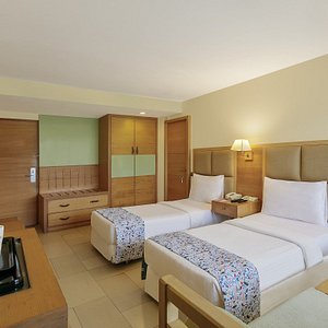 Superior Room with Seating area and Twin Beds