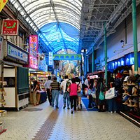 アーケードの商店街