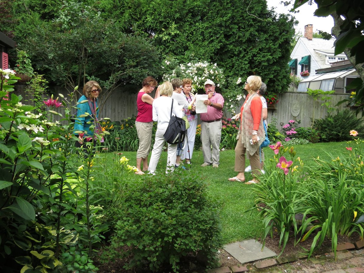 SECRET GARDEN WALKING TOUR (Newport) 2023 What to Know BEFORE You Go