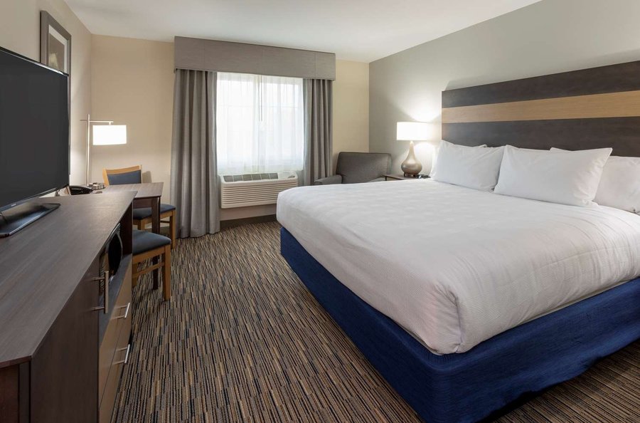 Grandstay Hotel & Suites Milbank $119 ($̶1̶3̶9̶) - Prices & Reviews 