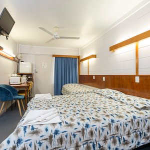  DOUBLE TWIN ROOM. QUEEN BED AND SINGLE BED SLEEPS UP TO THREE GUESTS