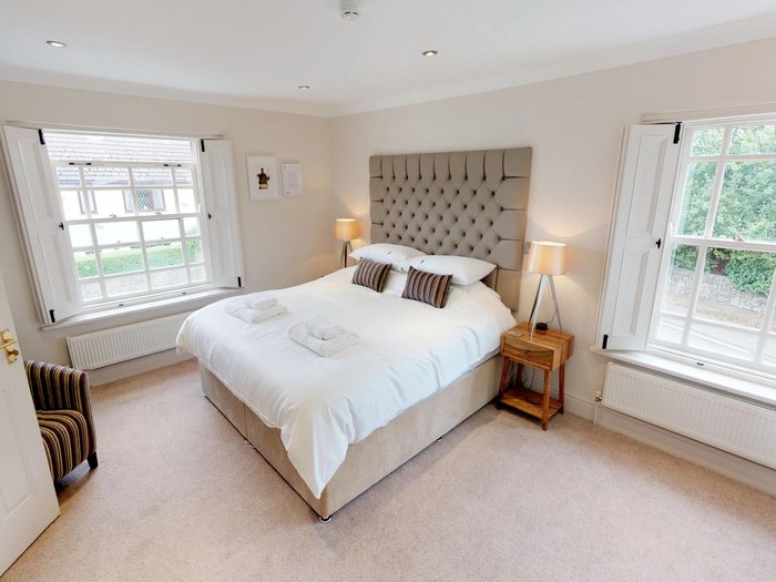 The Devonshire Arms Middle Handley | B&B Rooms: Pictures & Reviews ...