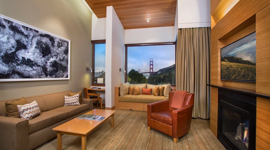 Contemporary King Suite Sitting Room