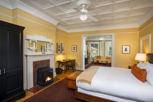 Room & Suite