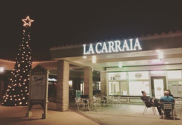 https://dynamic-media-cdn.tripadvisor.com/media/photo-o/16/0c/a6/67/gelato-lacarraia.jpg?w=600&h=-1&s=1