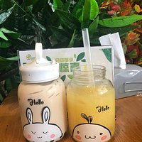 Great variety of bubble tea. Try the milk tea! Egg Waffle is nice and crunchy.