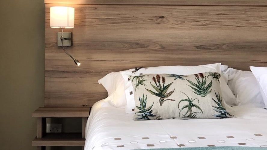 2 Private self-catering units, overlooking the vineyards, available for short-term rental on the farm.