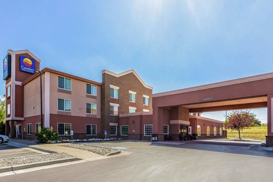 COMFORT INN & SUITES GILLETTE NEAR CAMPBELL MEDICAL CENTER $60 ($̶9̶0̶ ...