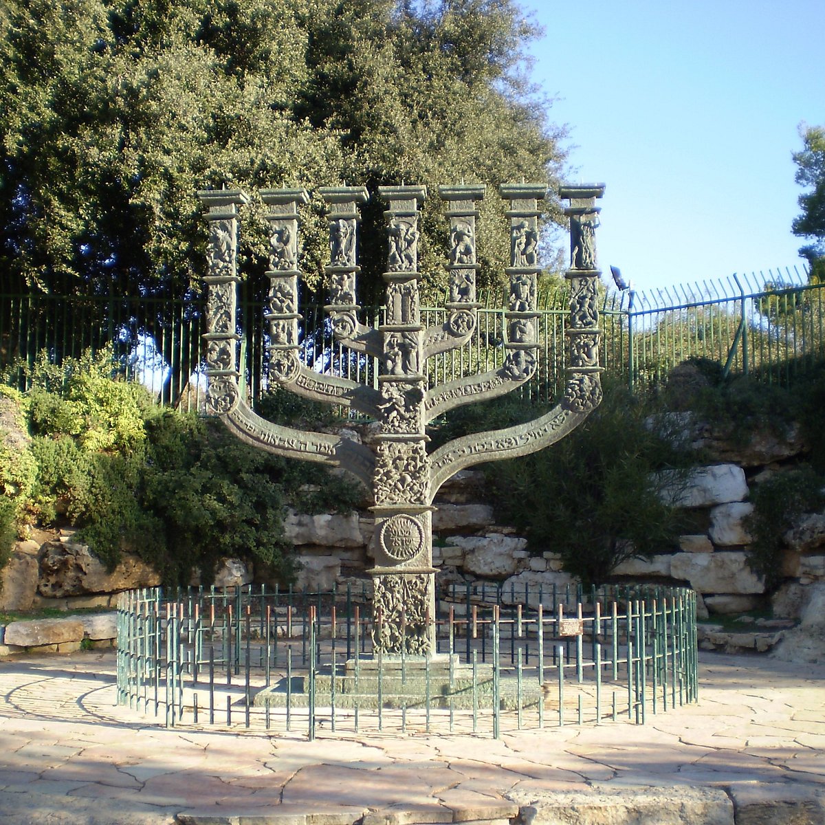 Motivo De Israel Menorah E David Protagonizam Na Janela Da