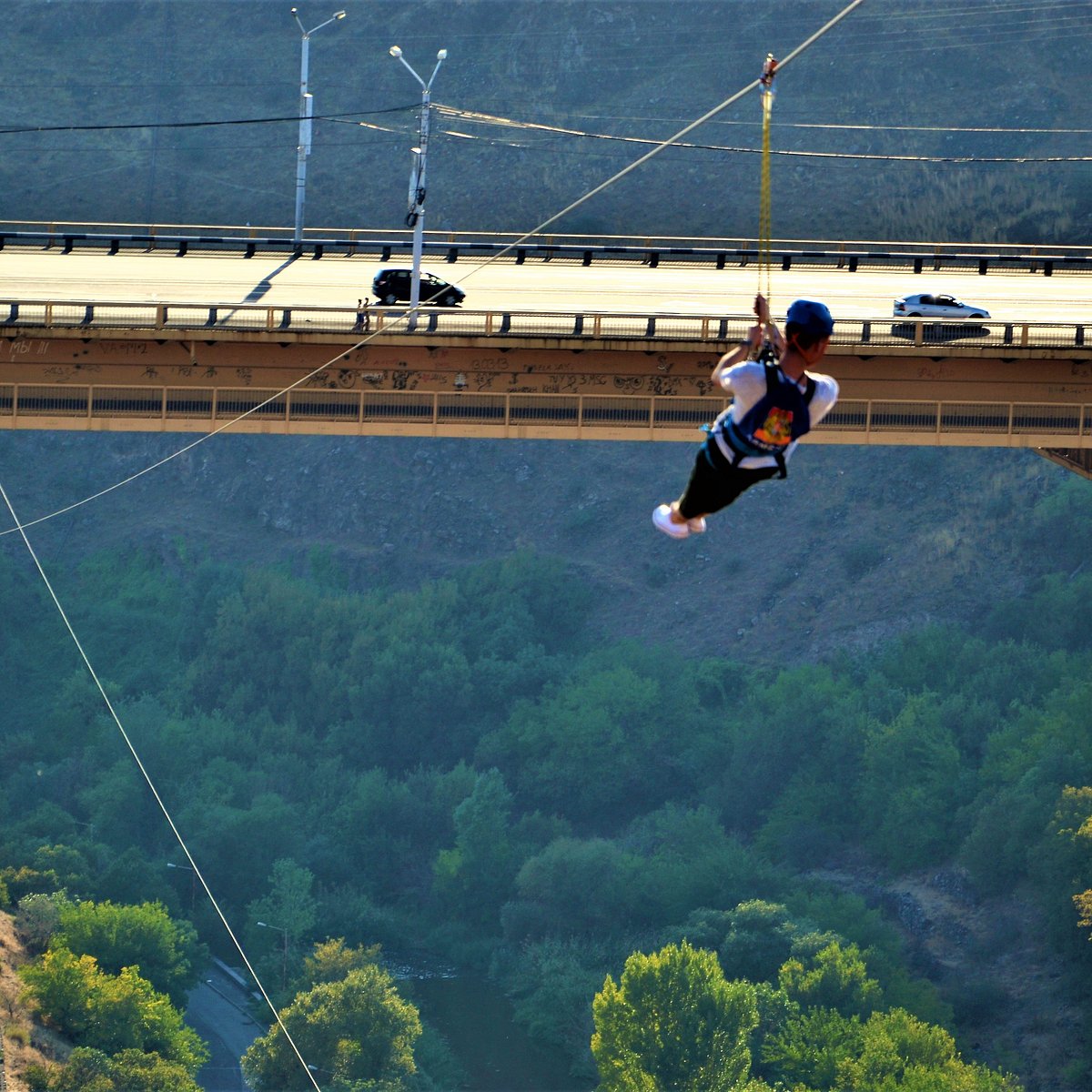 Зиплайн отзывы. Zipline Ереван. Зиплайн Дилижан. ЗИП лайн Ереван. Татев зиплайн.