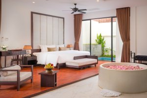Room & Suite