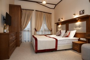 Room & Suite