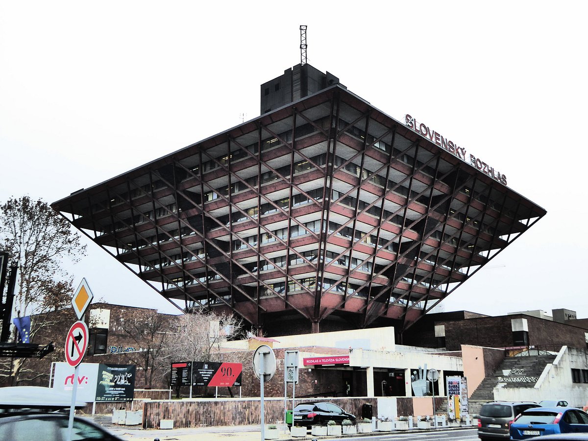 Vientre taiko Escalera Contaminado BUILDING OF SLOVAK RADIO (Bratislava) - Qué SABER antes de ir